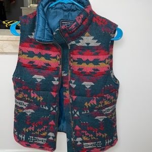 American Eagle print puffer vest